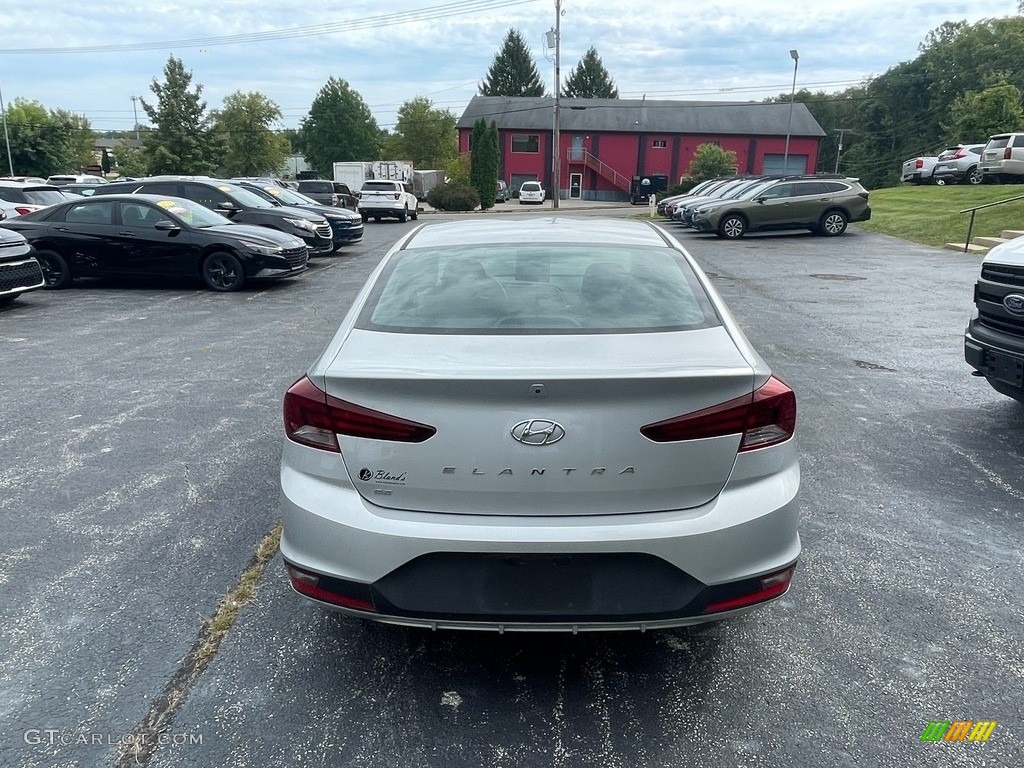 2019 Elantra SE - Symphony Silver / Black photo #4