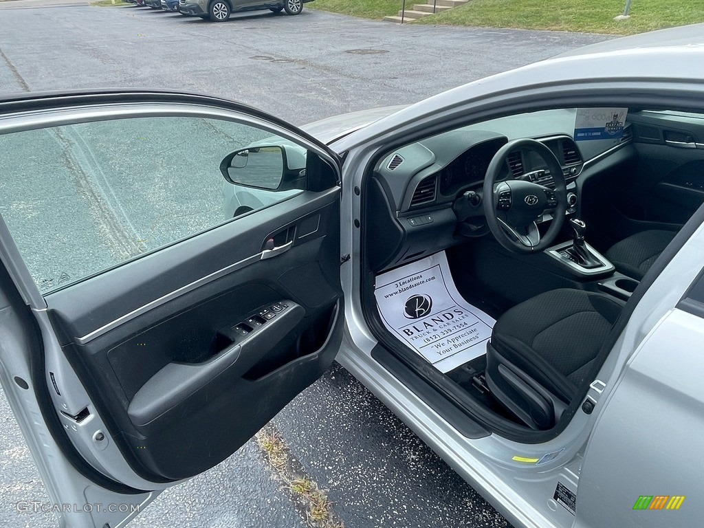 2019 Elantra SE - Symphony Silver / Black photo #9