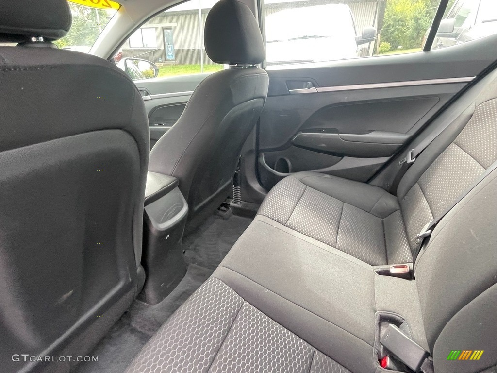 2019 Elantra SE - Symphony Silver / Black photo #16