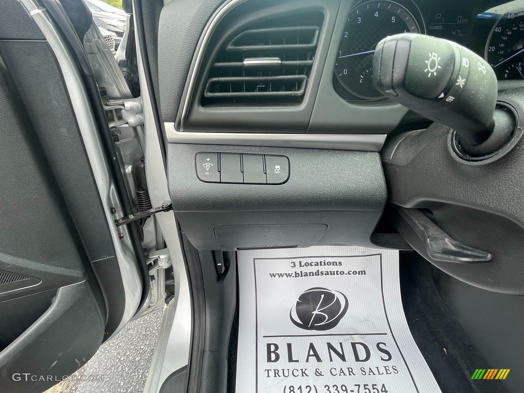 2019 Elantra SE - Symphony Silver / Black photo #22