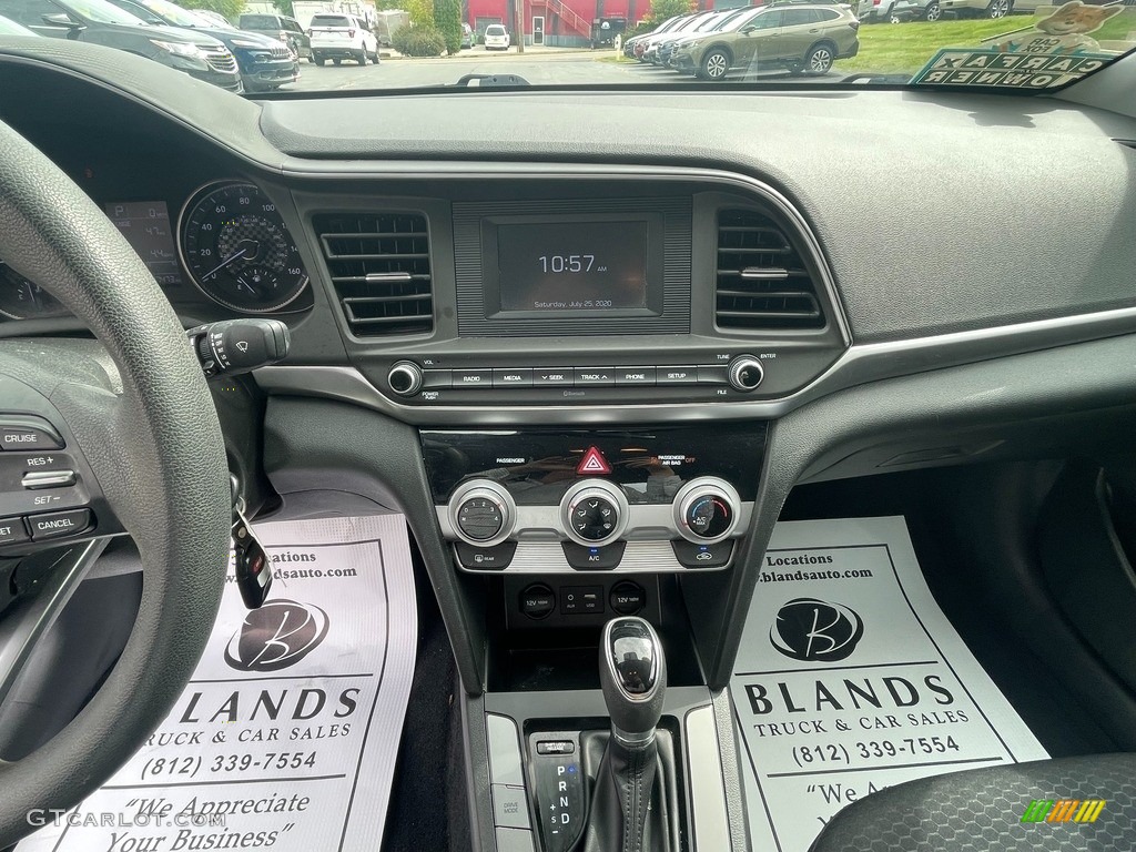 2019 Elantra SE - Symphony Silver / Black photo #23