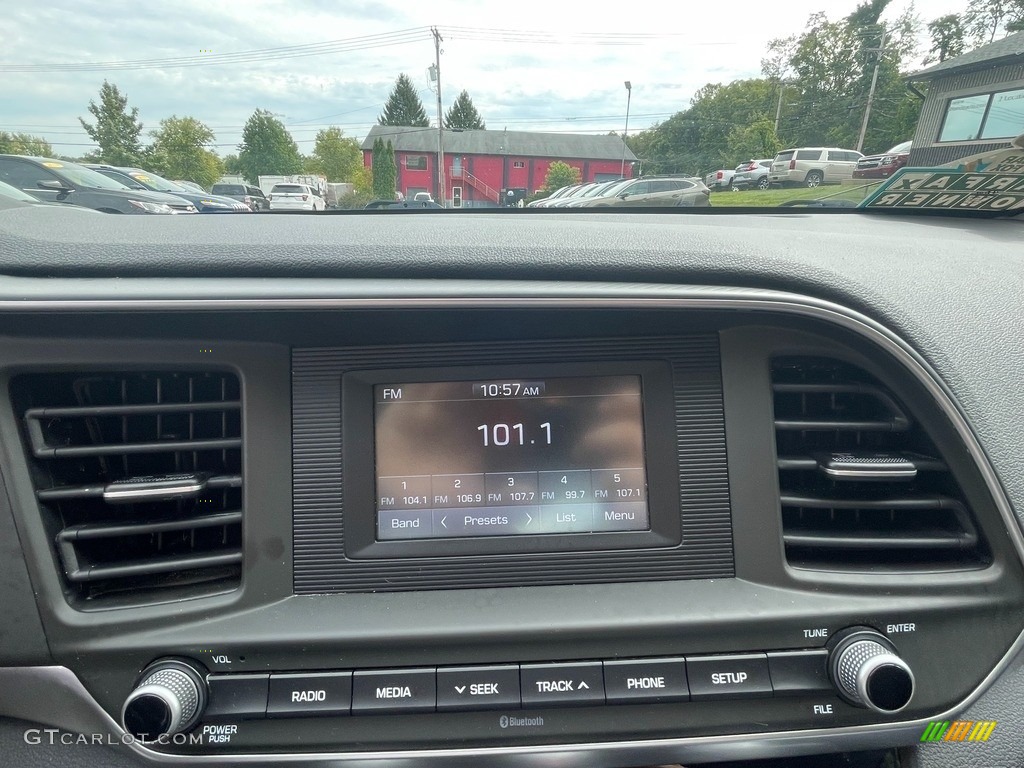 2019 Elantra SE - Symphony Silver / Black photo #26