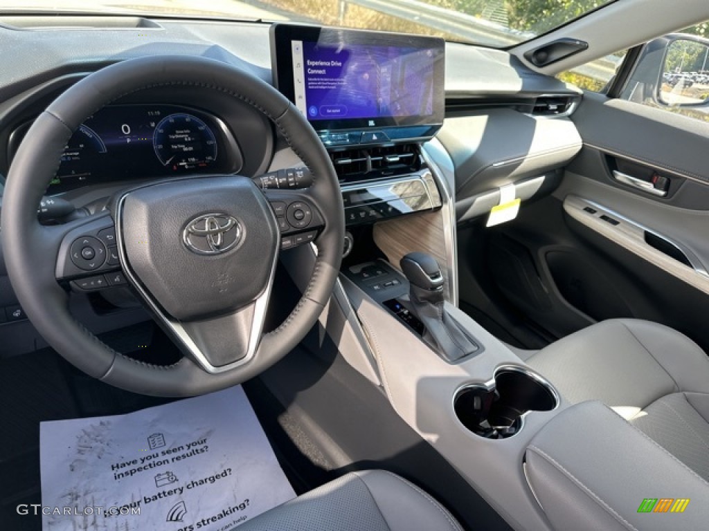 2023 Toyota Venza Limited AWD Dashboard Photos