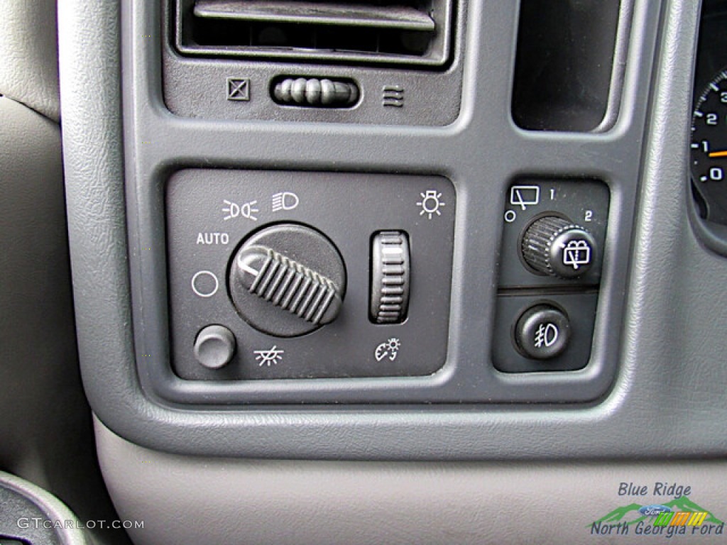 2005 GMC Yukon XL SLT Controls Photo #146565926