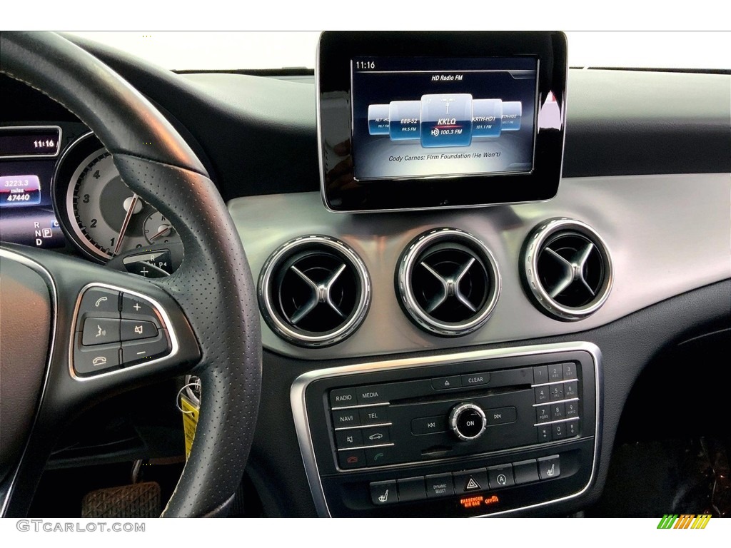 2017 GLA 250 - Cosmos Black Metallic / Black photo #5