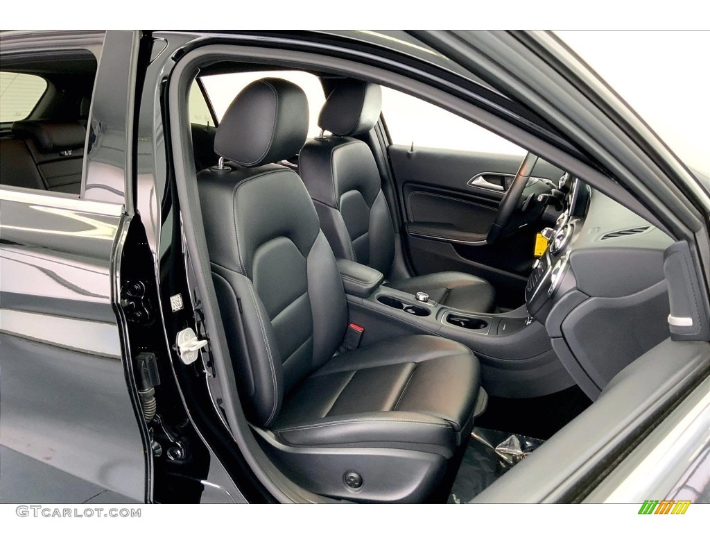 2017 GLA 250 - Cosmos Black Metallic / Black photo #6