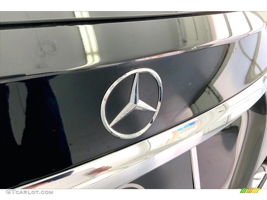 2017 GLA 250 - Cosmos Black Metallic / Black photo #7