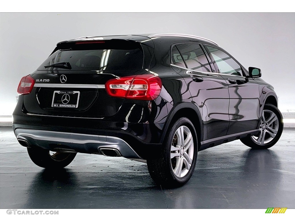 2017 GLA 250 - Cosmos Black Metallic / Black photo #13