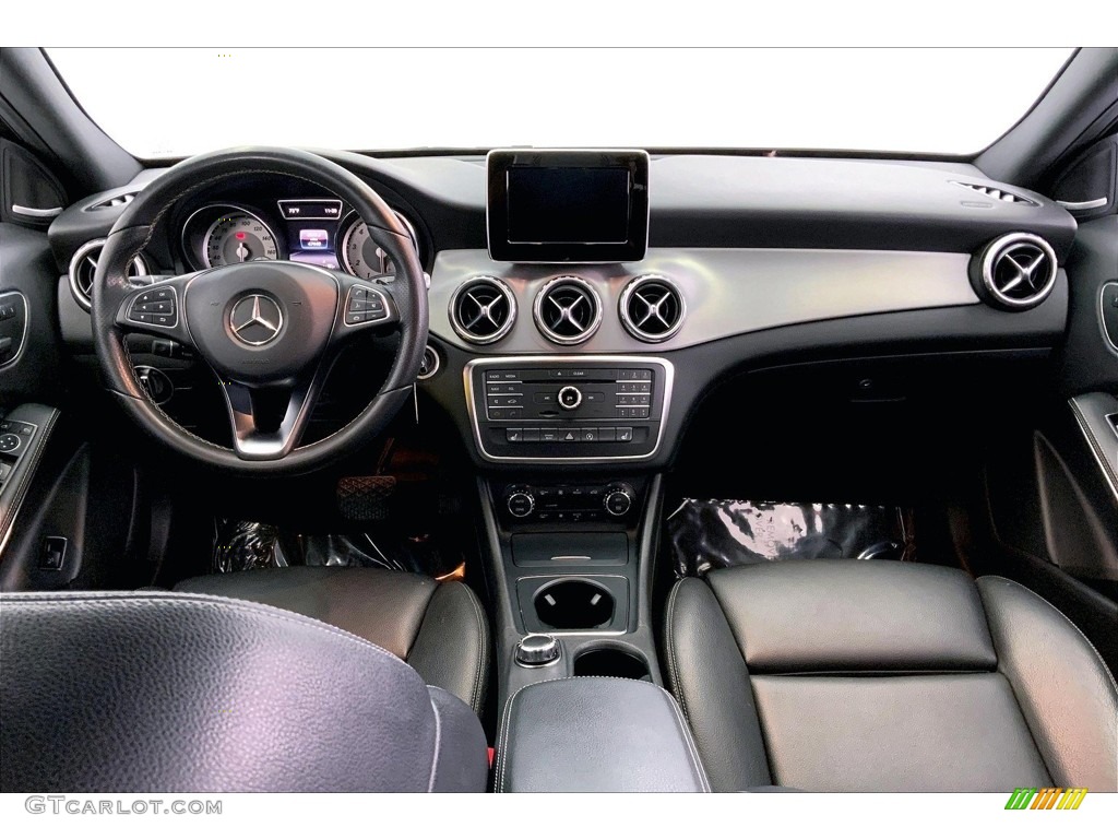 2017 GLA 250 - Cosmos Black Metallic / Black photo #15