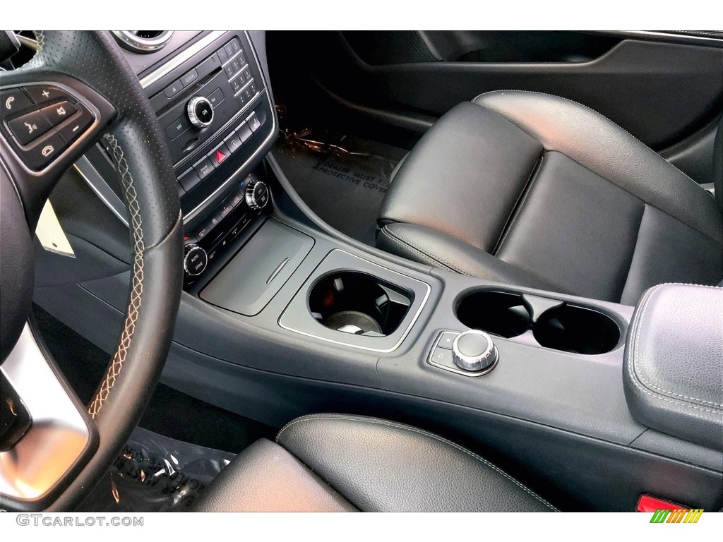 2017 GLA 250 - Cosmos Black Metallic / Black photo #17