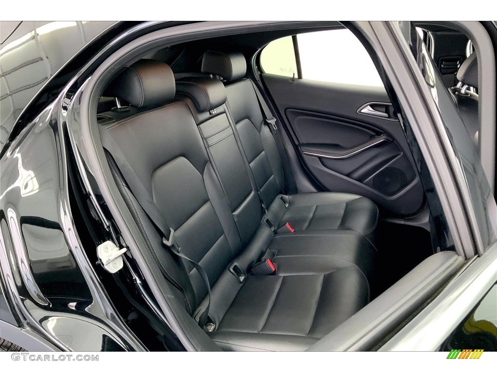 2017 GLA 250 - Cosmos Black Metallic / Black photo #19