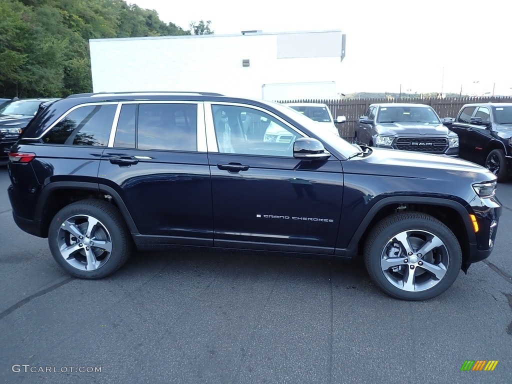 2024 Grand Cherokee 4XE - Midnight Sky / Global Black photo #7