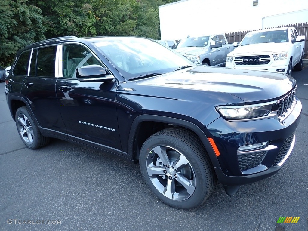 2024 Grand Cherokee 4XE - Midnight Sky / Global Black photo #8