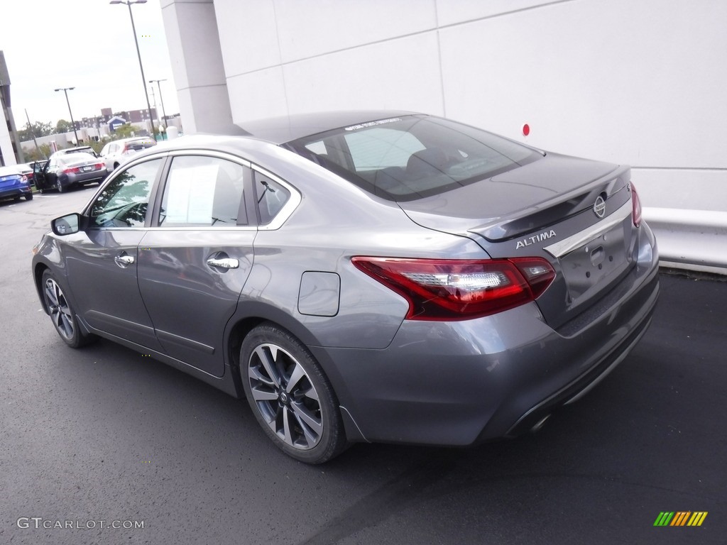 2017 Altima 2.5 SR - Gun Metallic / Charcoal photo #8