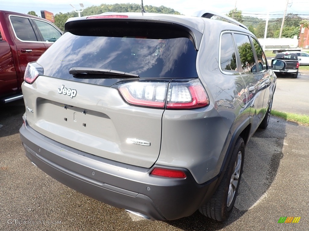 2021 Cherokee Latitude Lux 4x4 - Sting-Gray / Black photo #3