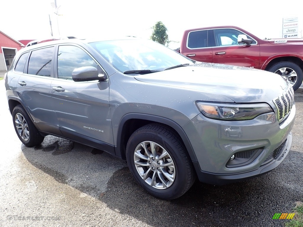 2021 Cherokee Latitude Lux 4x4 - Sting-Gray / Black photo #4