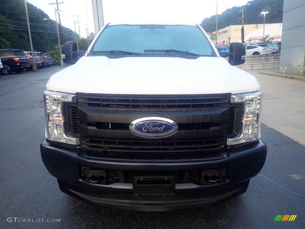 2017 F250 Super Duty XL Crew Cab 4x4 - Oxford White / Medium Earth Gray photo #8