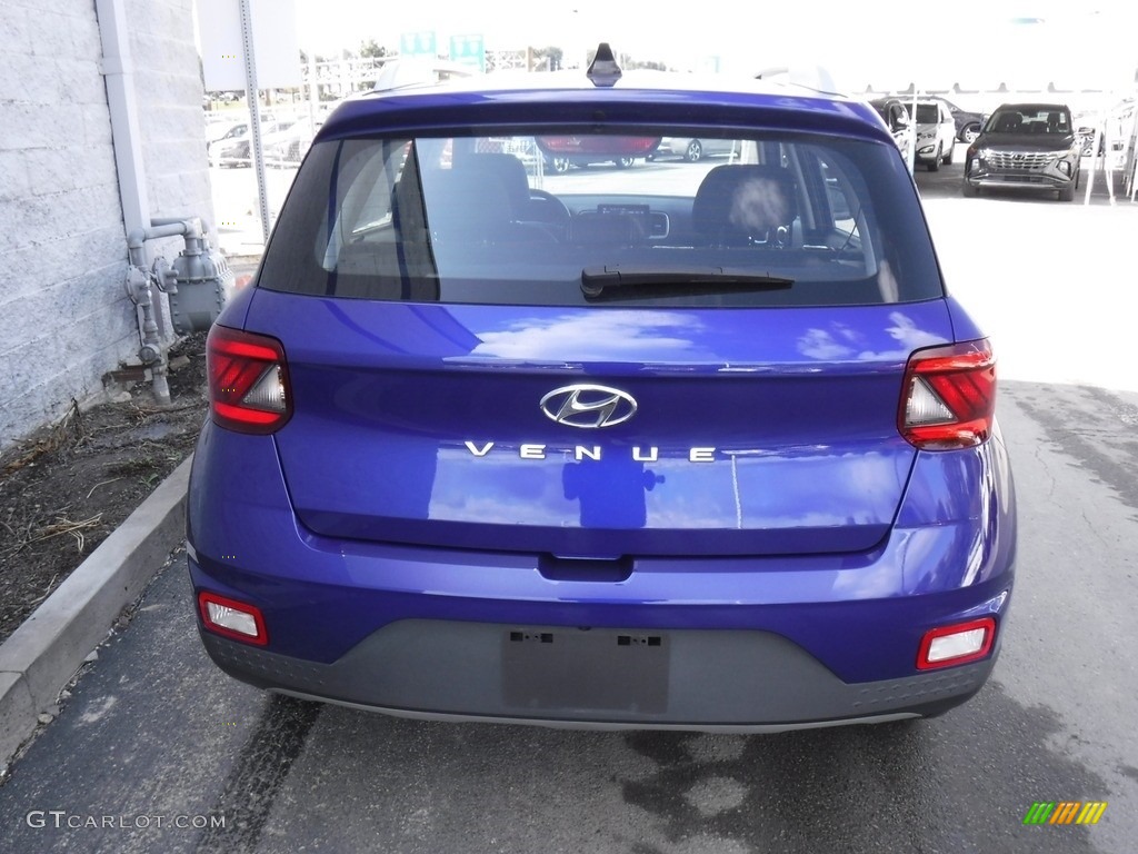 2022 Venue SEL - Intense Blue / Black photo #8