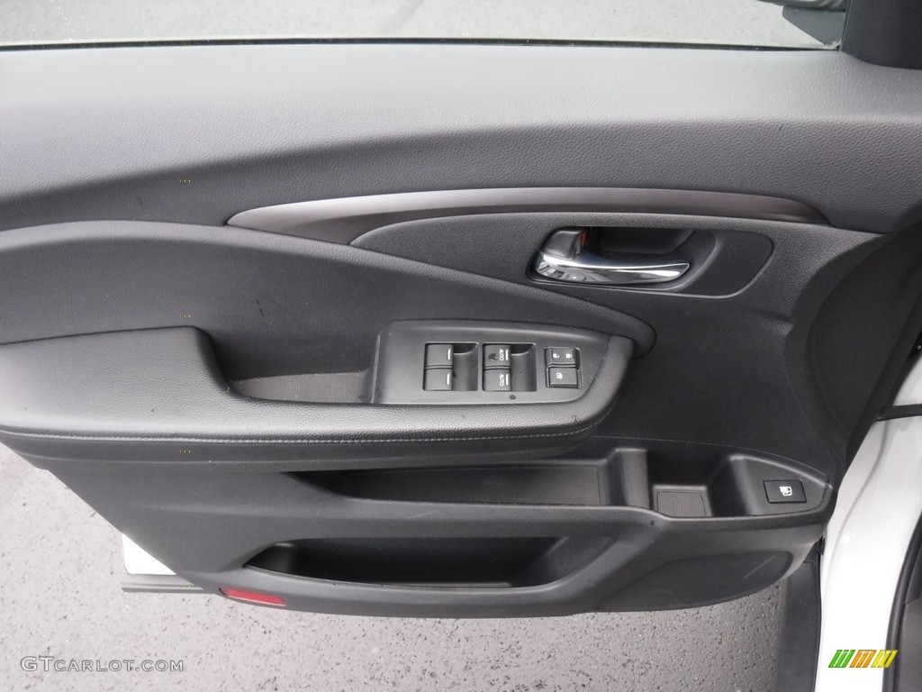 2020 Honda Pilot EX AWD Door Panel Photos