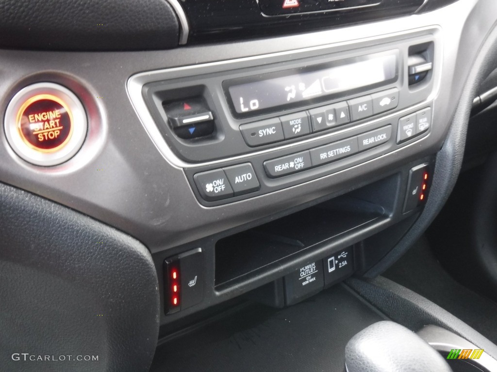 2020 Honda Pilot EX AWD Controls Photo #146573270
