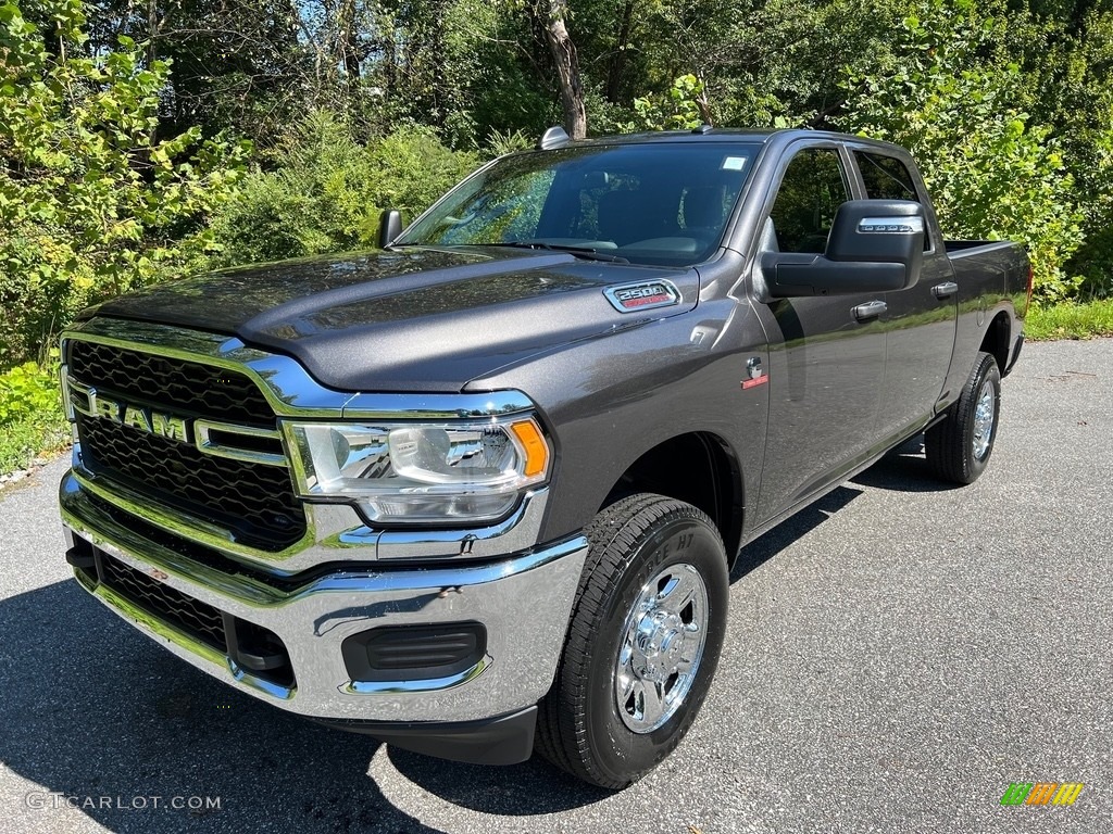 2024 2500 Tradesman Crew Cab 4x4 - Granite Crystal Metallic / Black photo #2