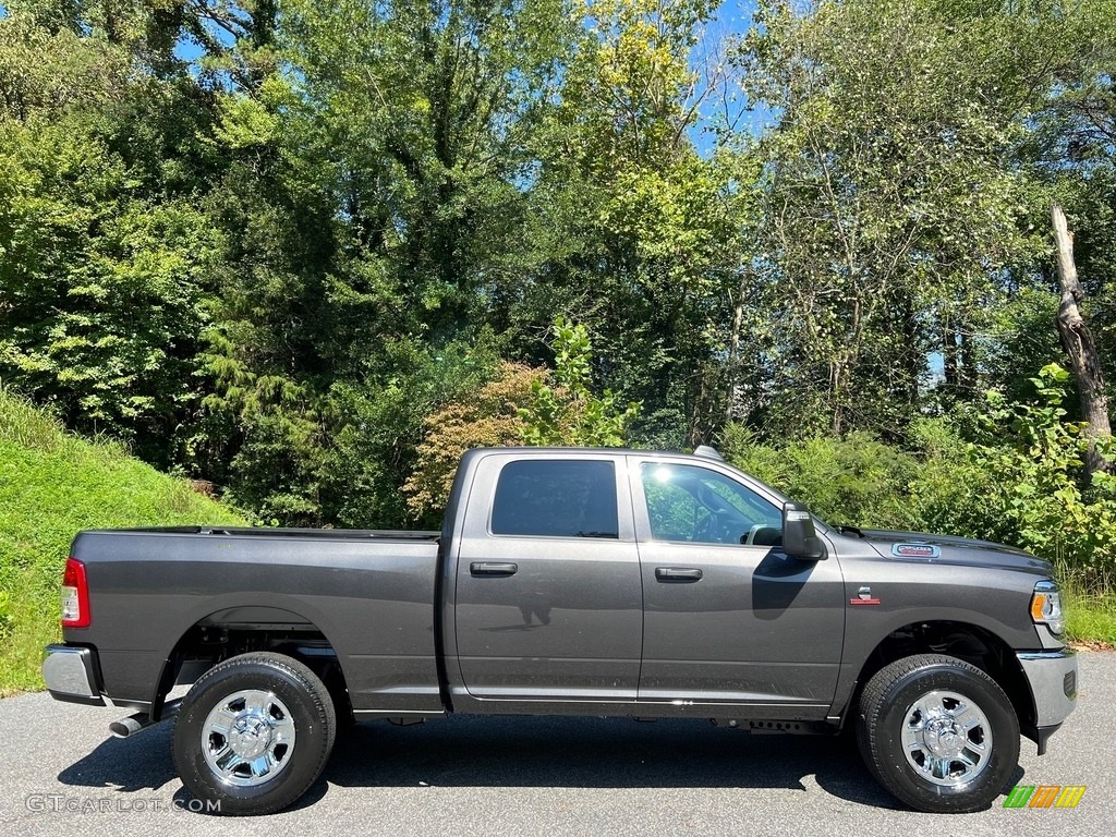 2024 2500 Tradesman Crew Cab 4x4 - Granite Crystal Metallic / Black photo #5