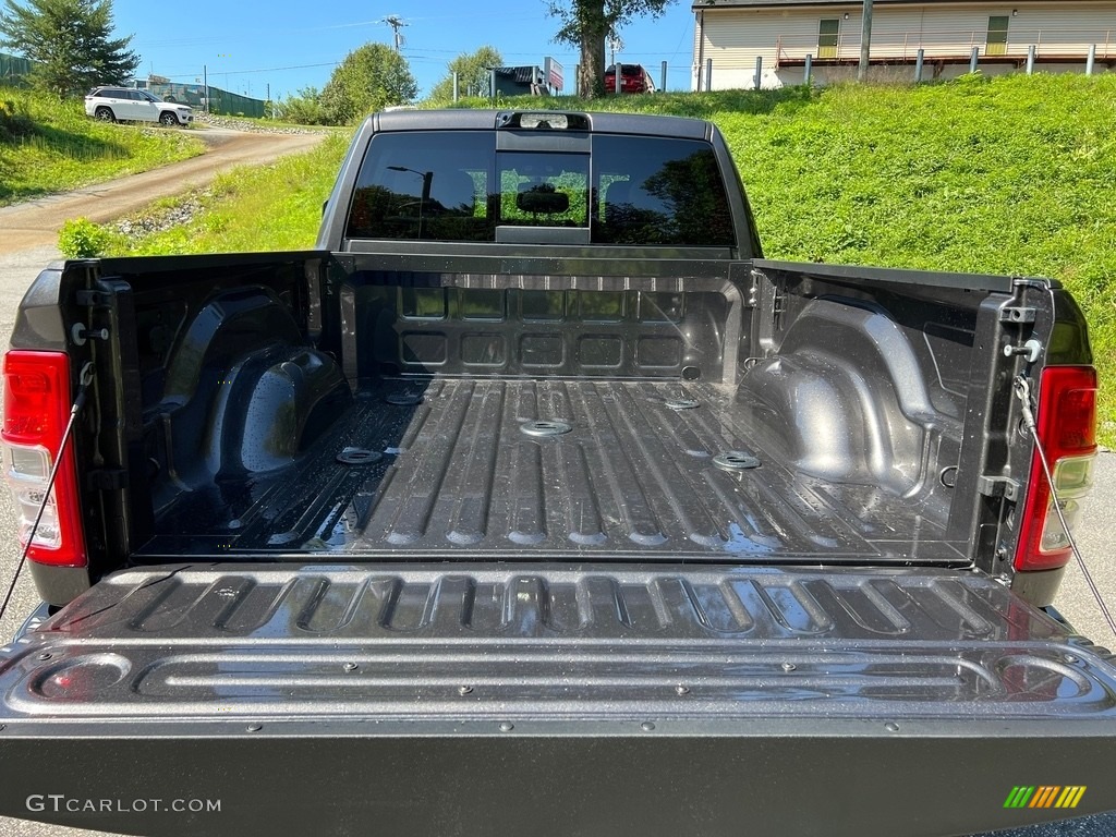 2024 2500 Tradesman Crew Cab 4x4 - Granite Crystal Metallic / Black photo #8