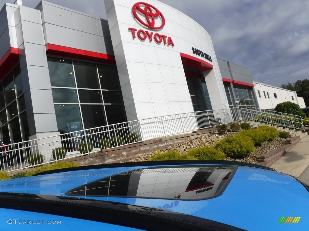 2021 RAV4 XLE AWD Hybrid - Blue Flame / Black photo #4