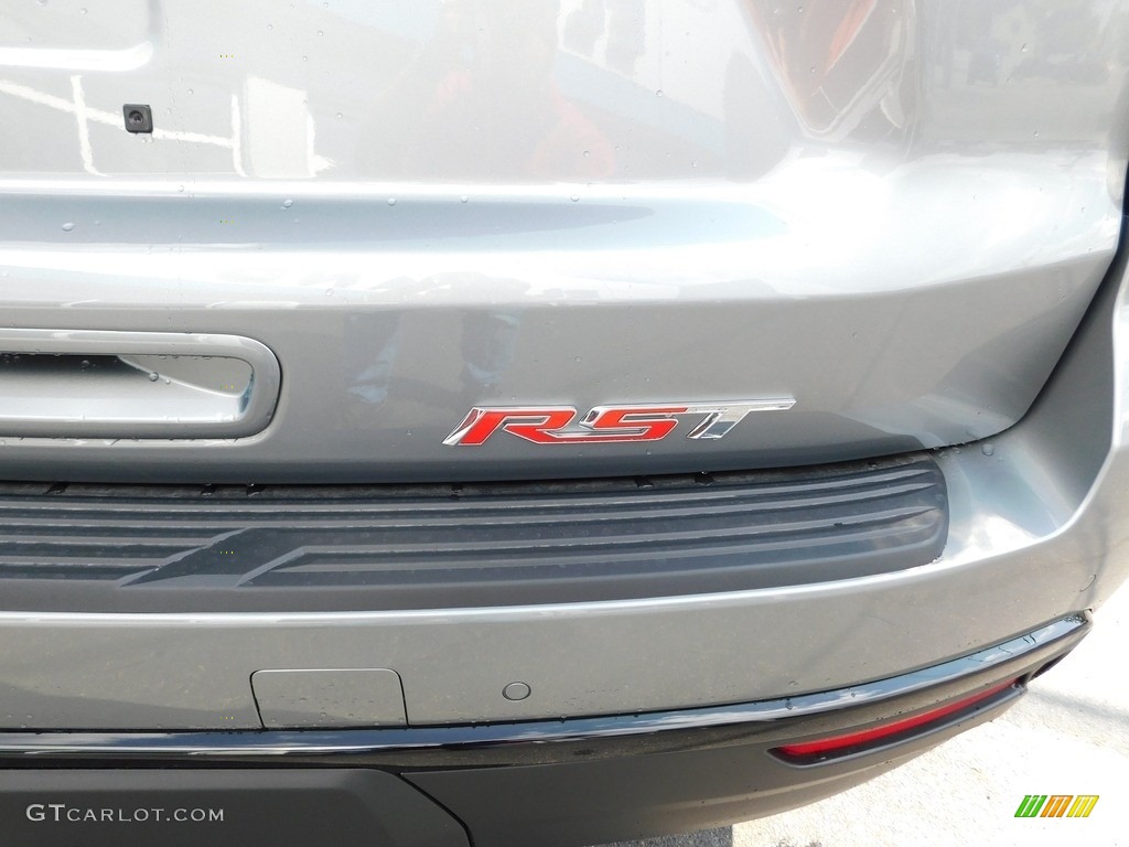 2023 Chevrolet Suburban RST 4WD Marks and Logos Photos