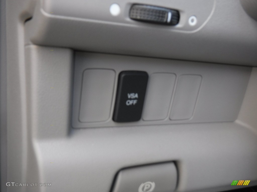 2011 Pilot LX 4WD - Polished Metal Metallic / Gray photo #5