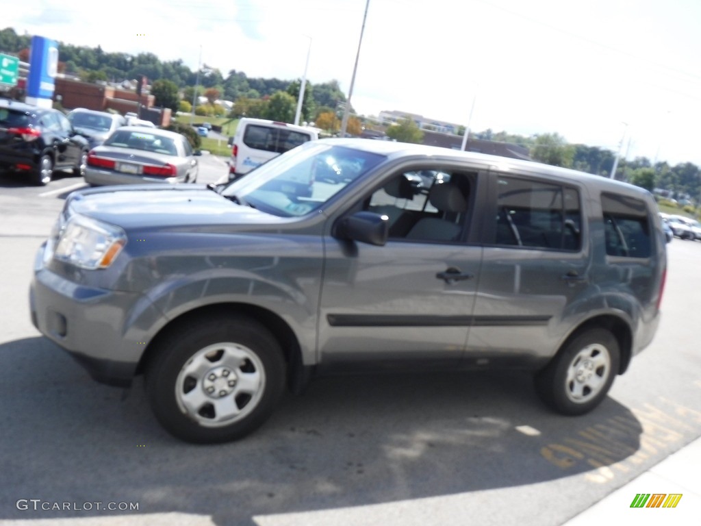 2011 Pilot LX 4WD - Polished Metal Metallic / Gray photo #11