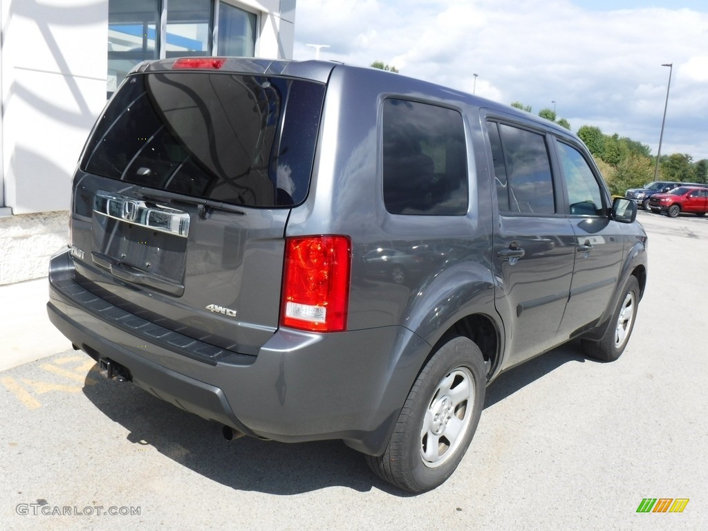 2011 Pilot LX 4WD - Polished Metal Metallic / Gray photo #15