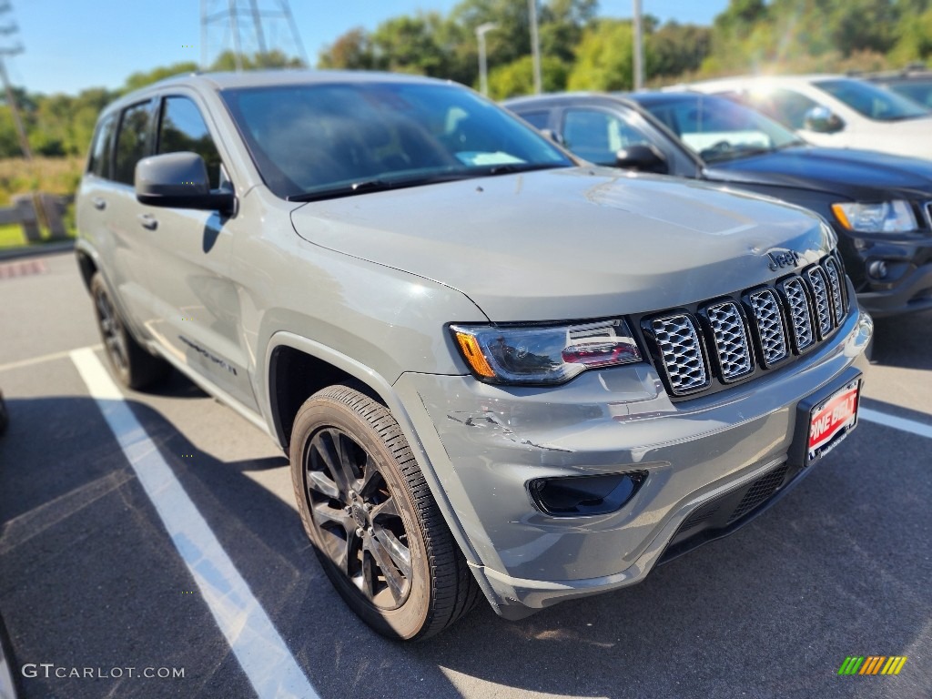 2020 Grand Cherokee Altitude 4x4 - Sting-Gray / Black photo #2