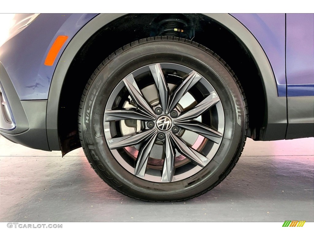 2022 Volkswagen Tiguan SE Wheel Photos