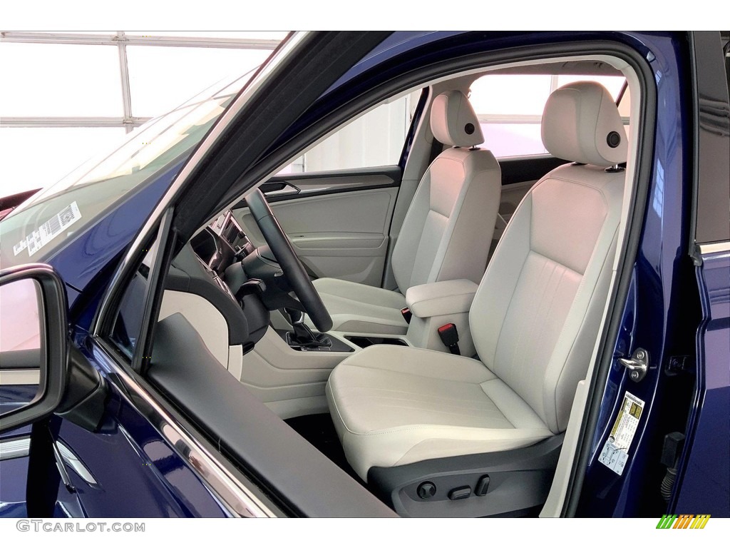 2022 Volkswagen Tiguan SE Front Seat Photos