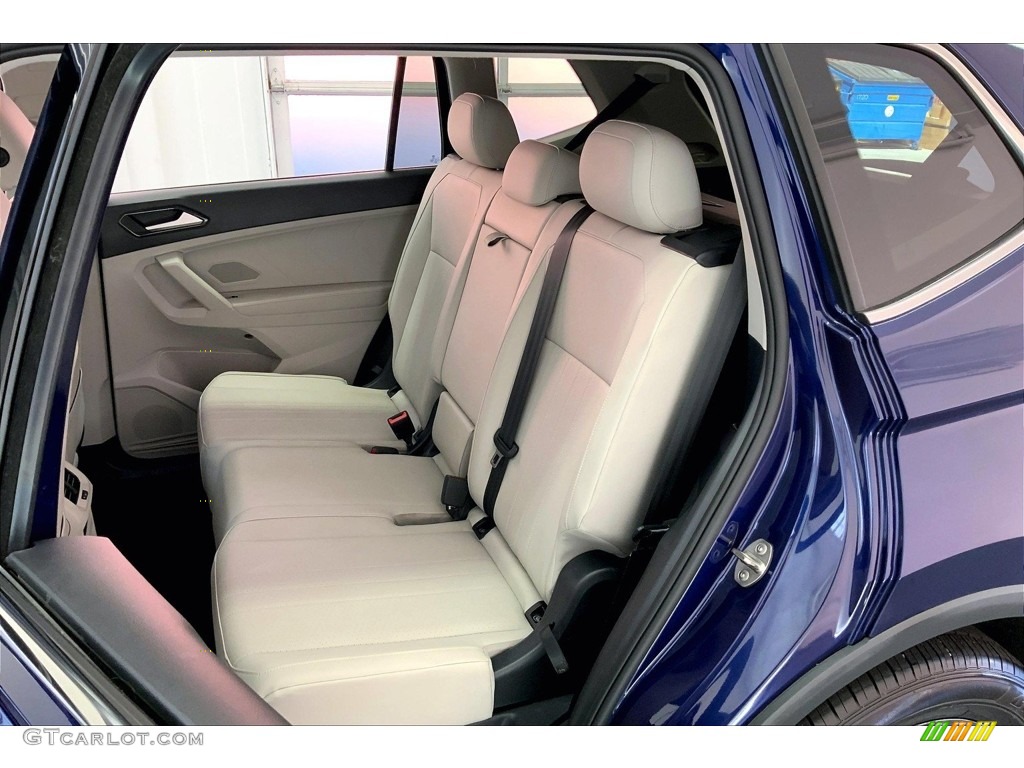 2022 Volkswagen Tiguan SE Interior Color Photos
