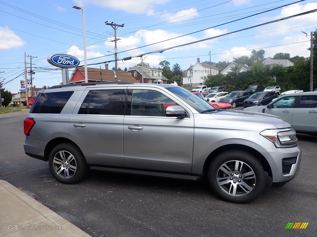 Iconic Silver Metallic 2024 Ford Expedition XLT 4x4 Exterior Photo #146582573