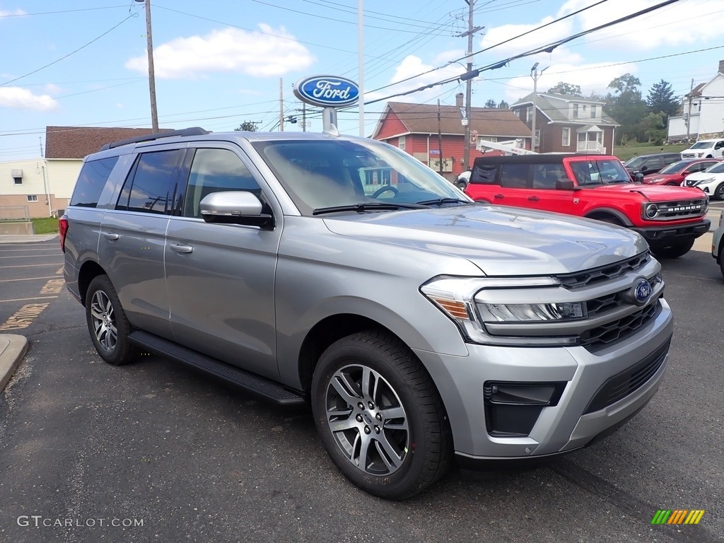2025 Ford Expedition XLT 4x4 Exterior Photos