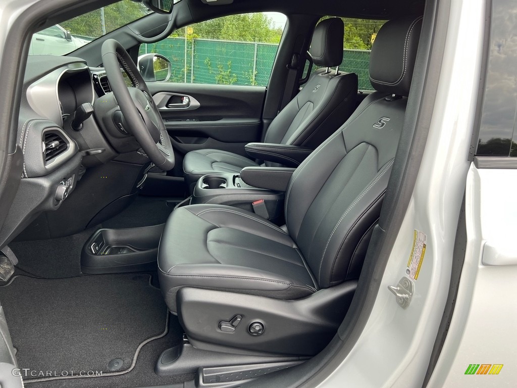 2023 Pacifica Touring L - Bright White / Black photo #10