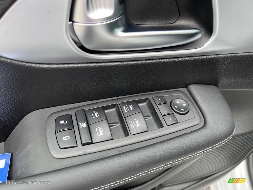 2023 Pacifica Touring L - Bright White / Black photo #11