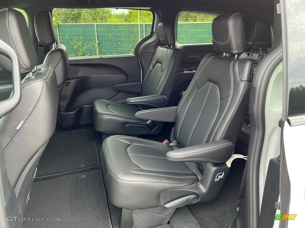 2023 Pacifica Touring L - Bright White / Black photo #13