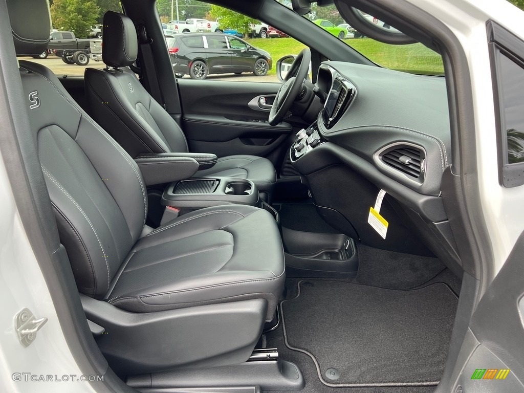2023 Pacifica Touring L - Bright White / Black photo #18