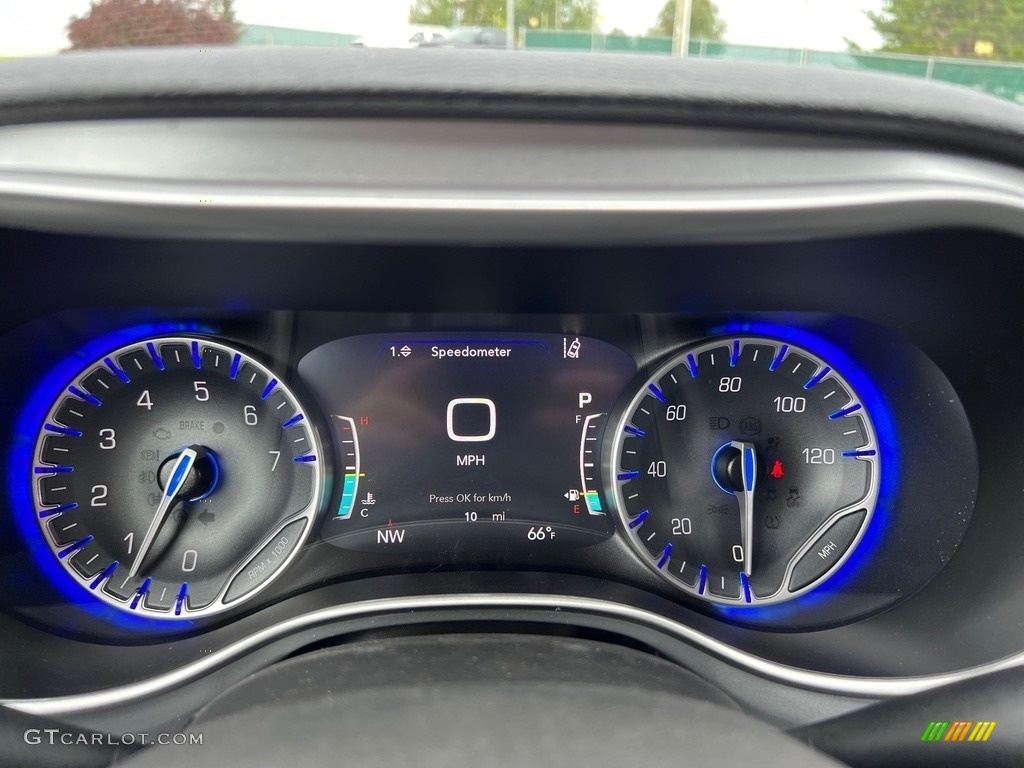 2023 Pacifica Touring L - Bright White / Black photo #20
