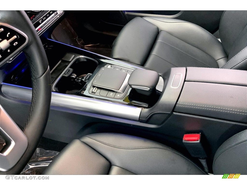 2021 GLA 250 - Polar White / Black photo #17