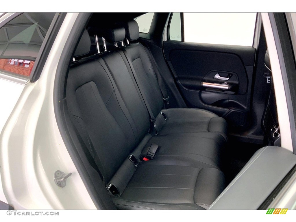 2021 GLA 250 - Polar White / Black photo #19