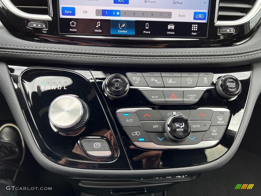 2023 Pacifica Touring L - Bright White / Black photo #25