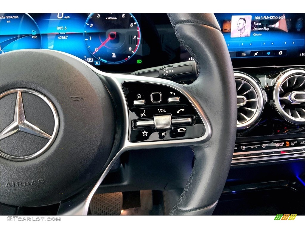 2021 GLA 250 - Polar White / Black photo #22