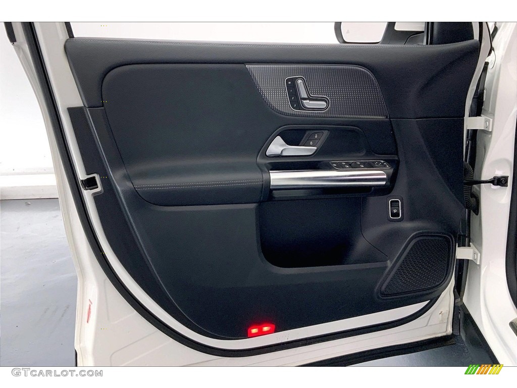 2021 GLA 250 - Polar White / Black photo #25