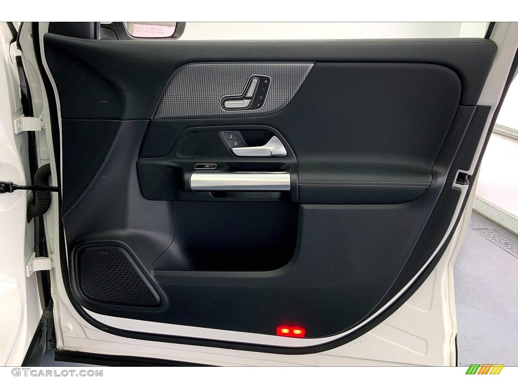 2021 GLA 250 - Polar White / Black photo #26