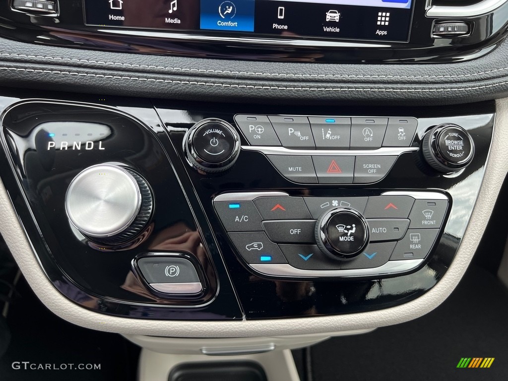 2023 Chrysler Pacifica Touring L Controls Photo #146583703